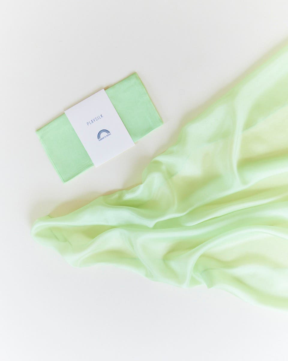 Sarah's Silks Playsilks 90x90 cm  - Lime green image